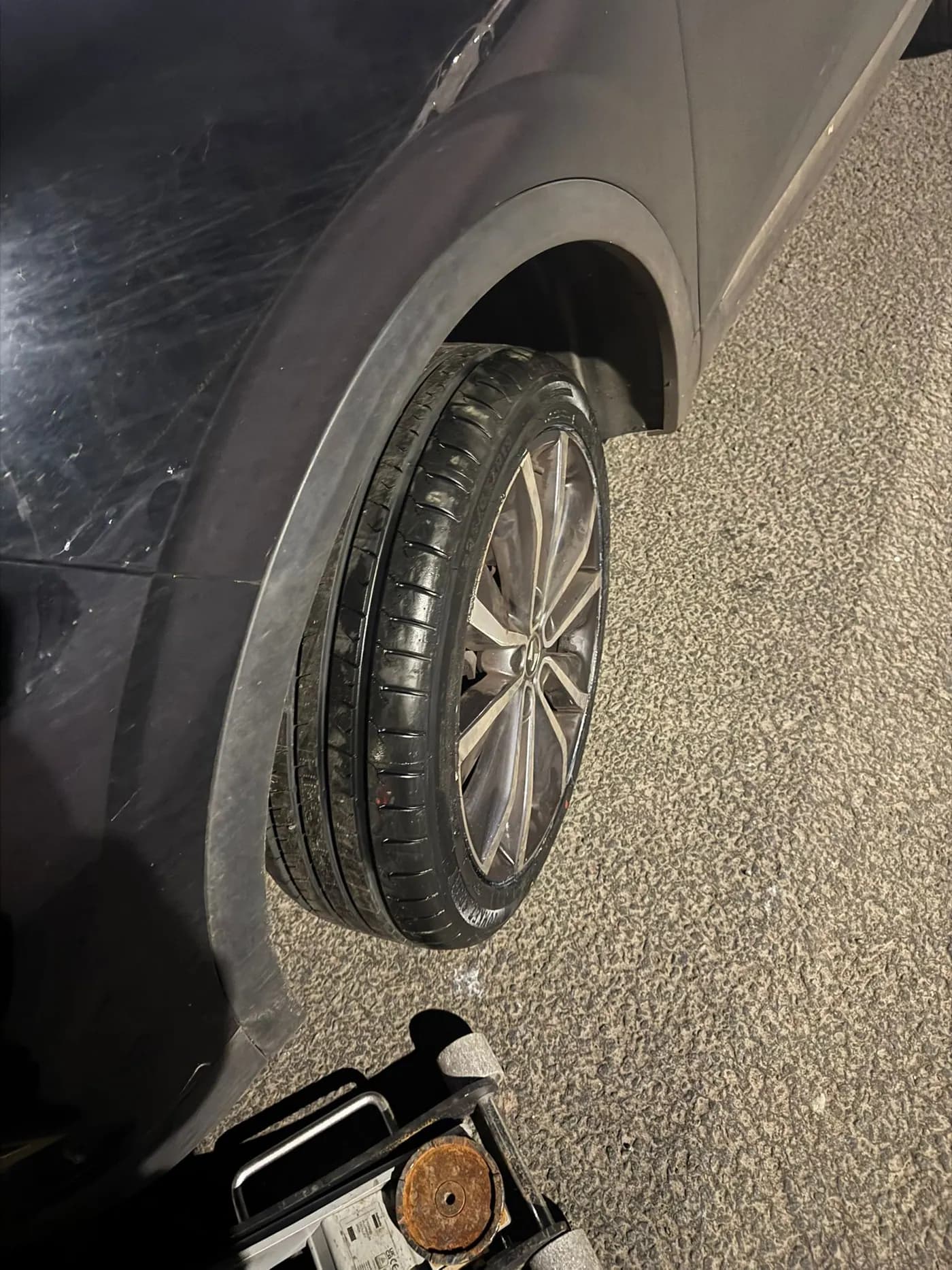 Night-time mobile tyre fitting call-out in Dundee